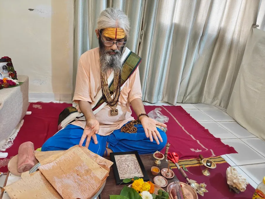 Damodar Dasji Maharaj Energizes a Yantra